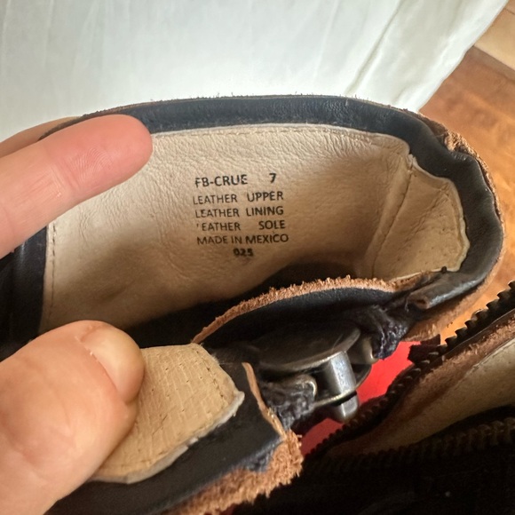 Gorgeous black and wine Freebird shoes - Picture 5 of 8